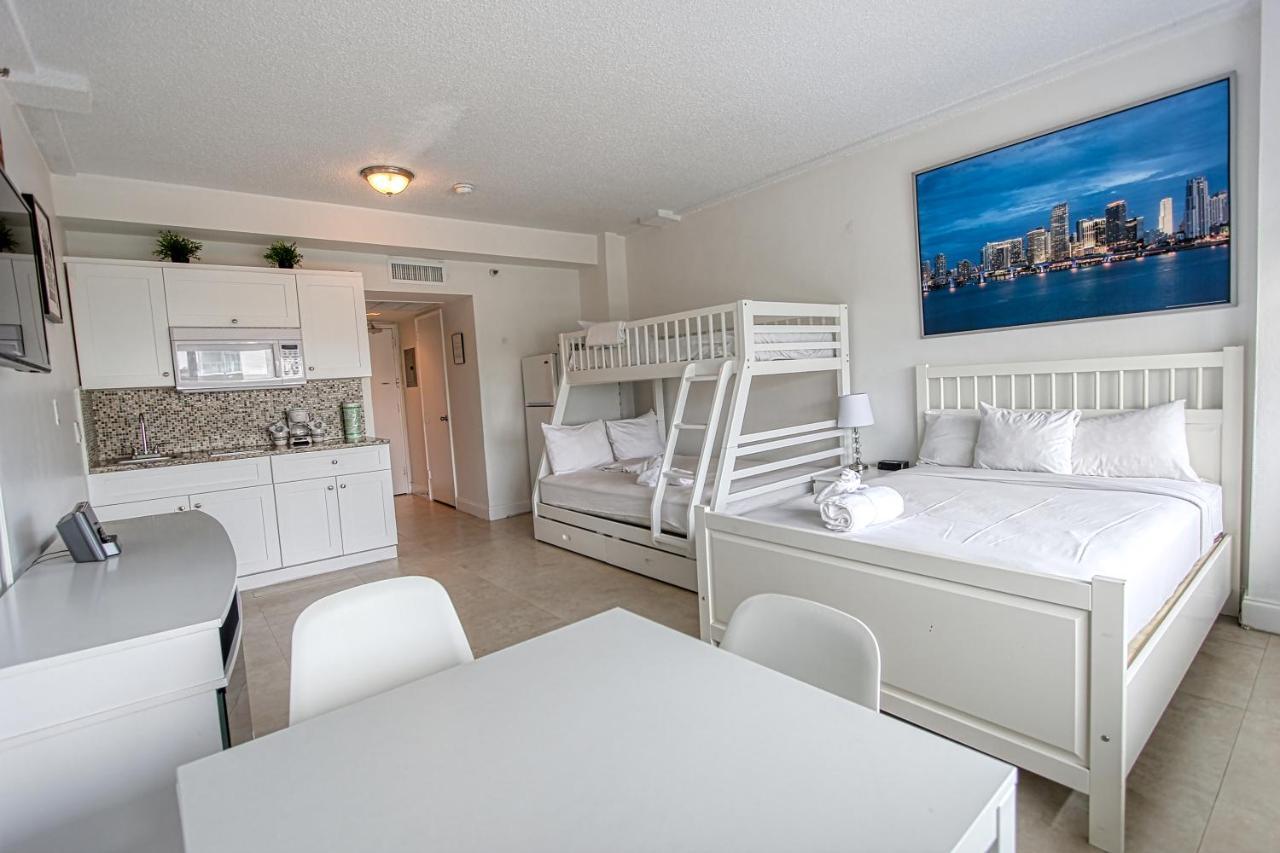Deluxe Studios And Apartments At The Casablanca Miami Beach Chambre photo