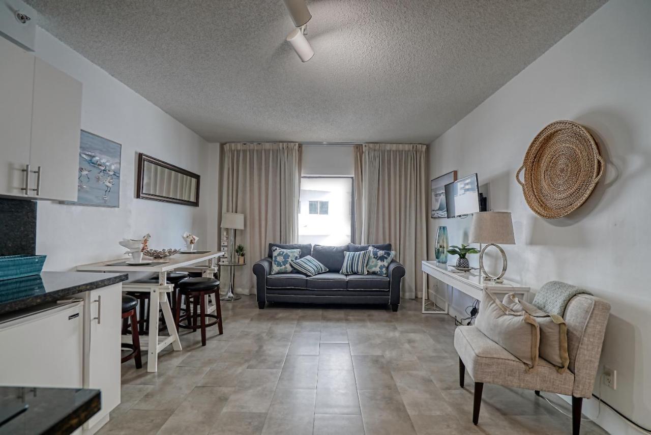 Deluxe Studios And Apartments At The Casablanca Miami Beach Chambre photo