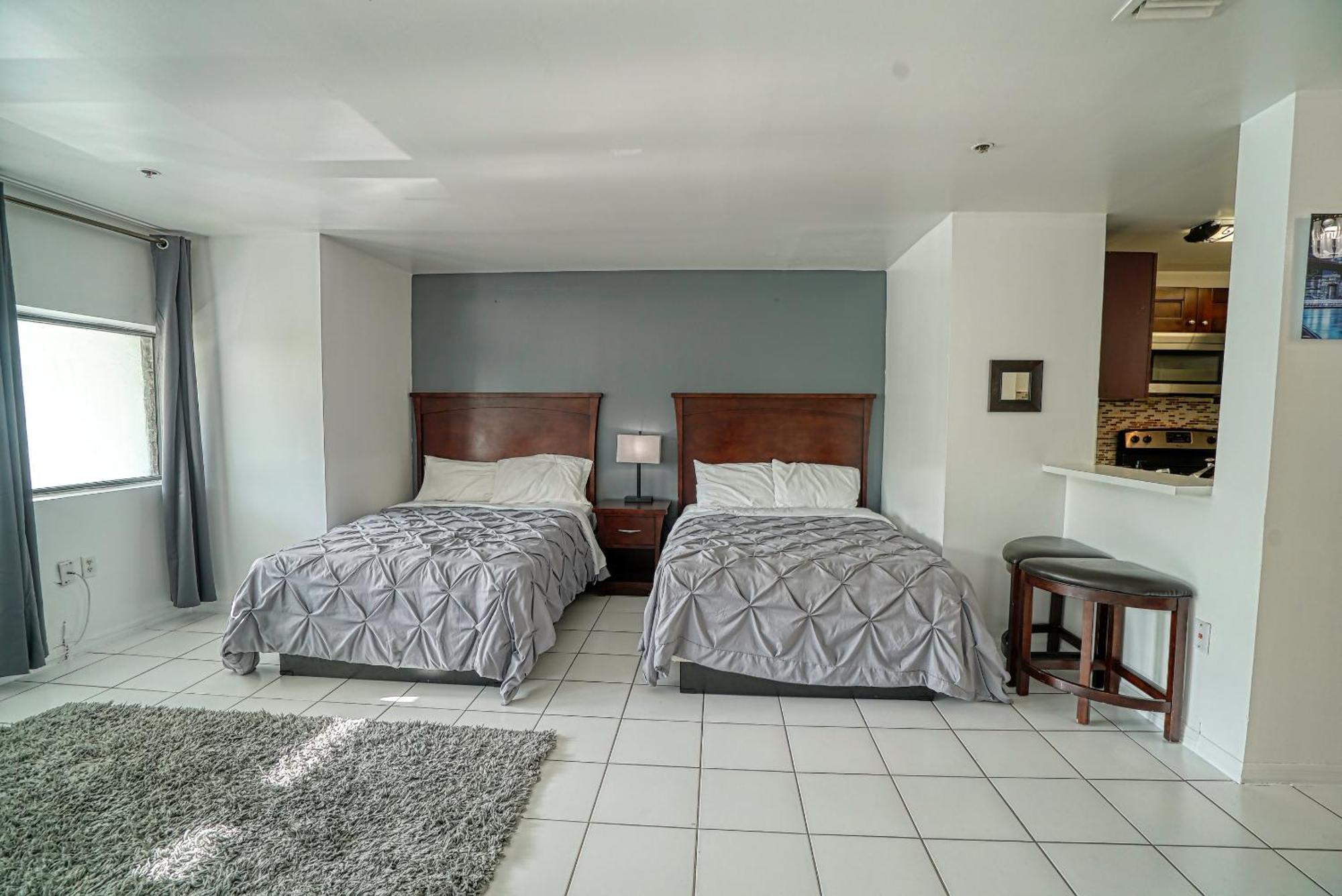 Deluxe Studios And Apartments At The Casablanca Miami Beach Chambre photo