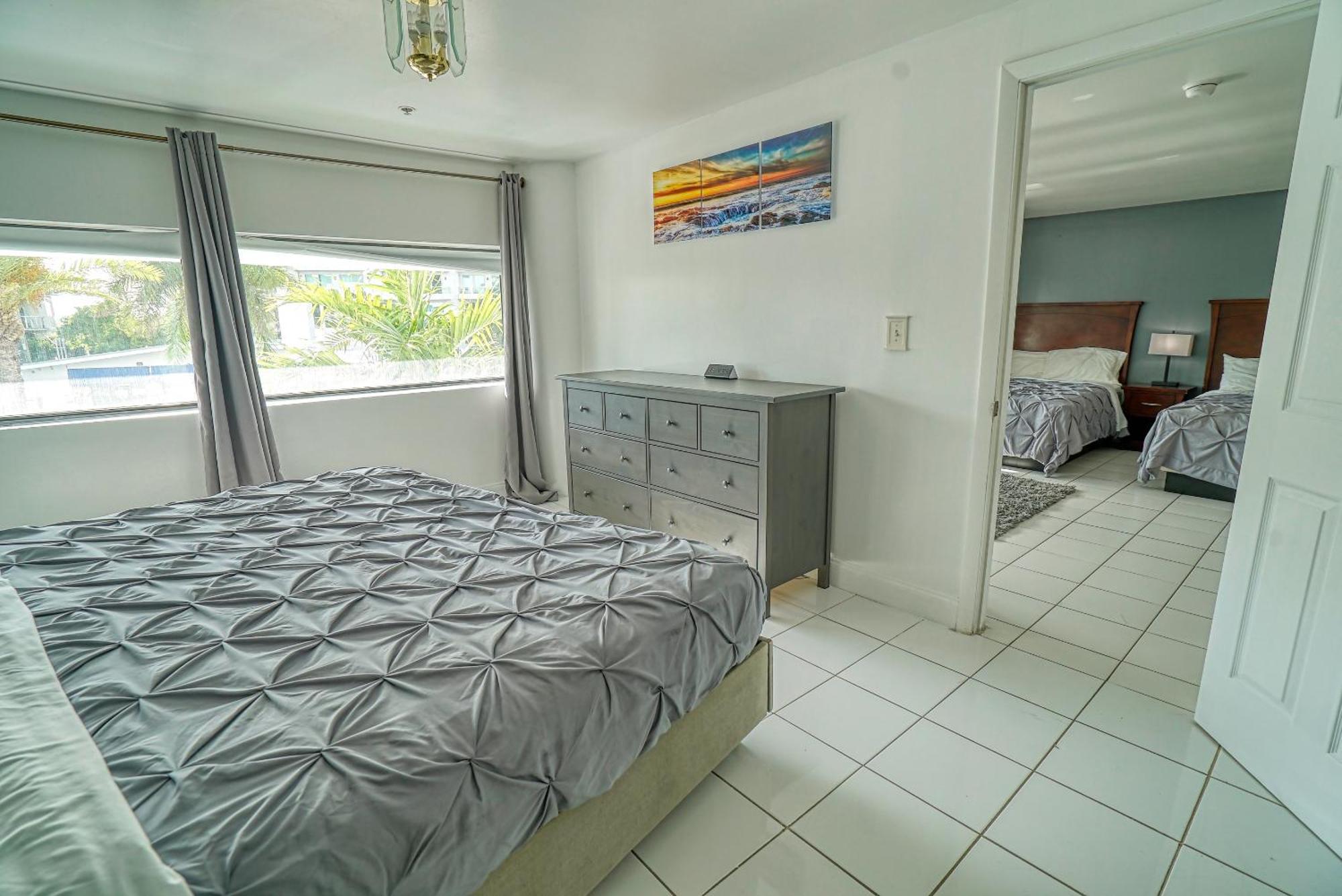 Deluxe Studios And Apartments At The Casablanca Miami Beach Chambre photo