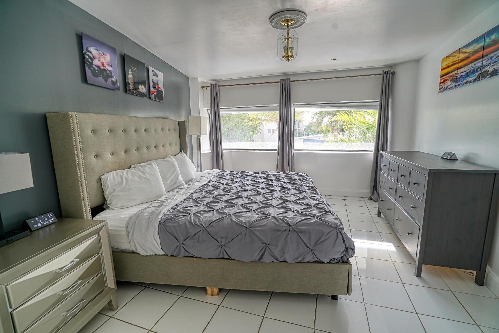 Deluxe Studios And Apartments At The Casablanca Miami Beach Chambre photo