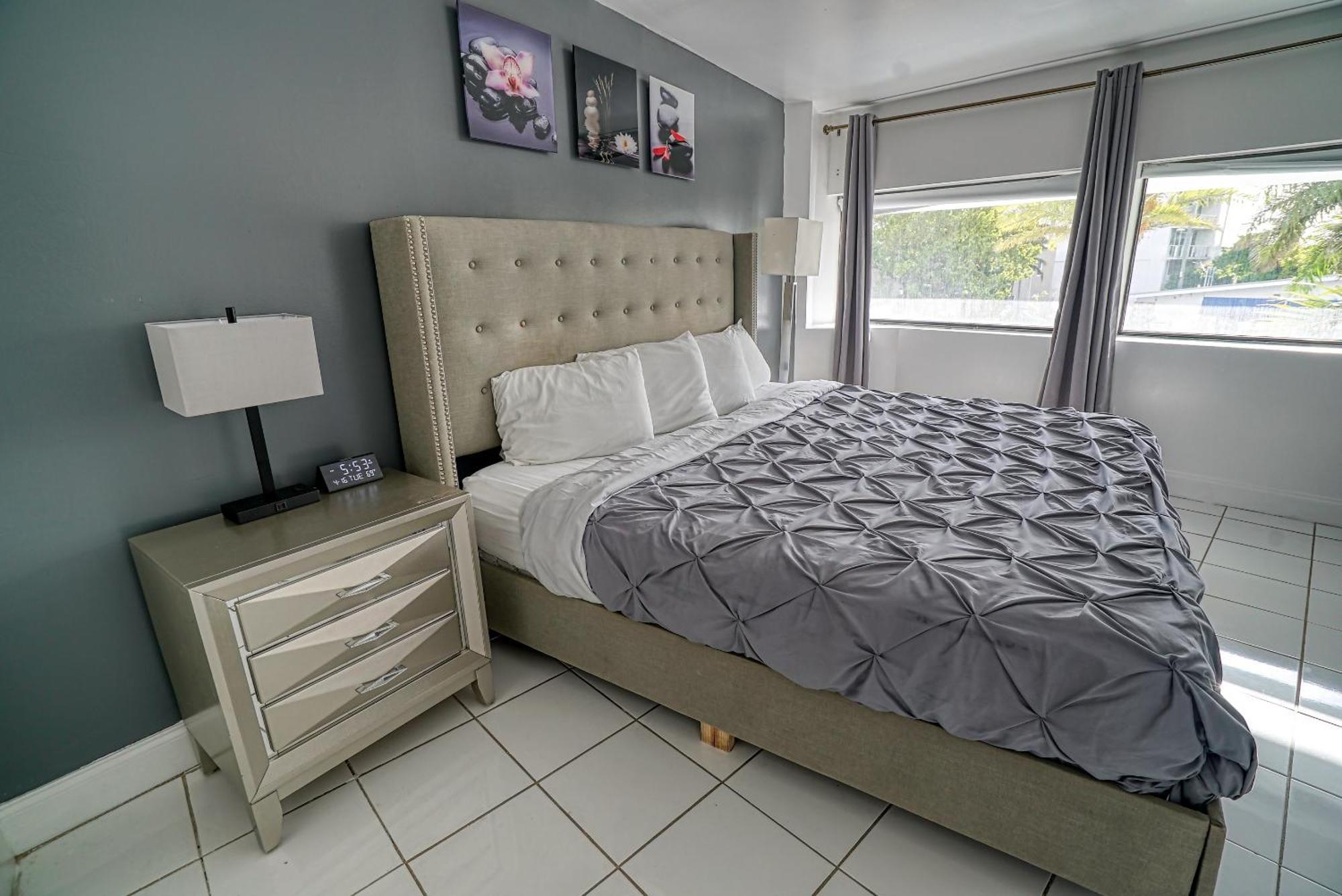 Deluxe Studios And Apartments At The Casablanca Miami Beach Chambre photo