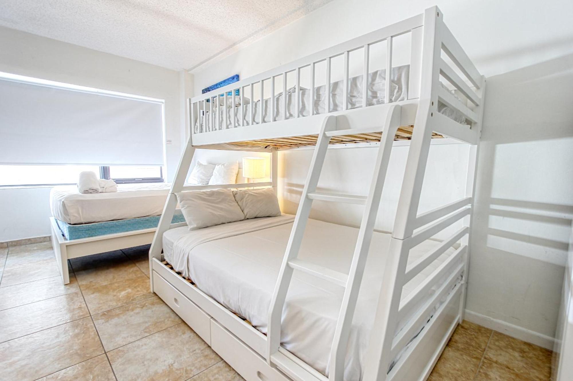 Deluxe Studios And Apartments At The Casablanca Miami Beach Chambre photo