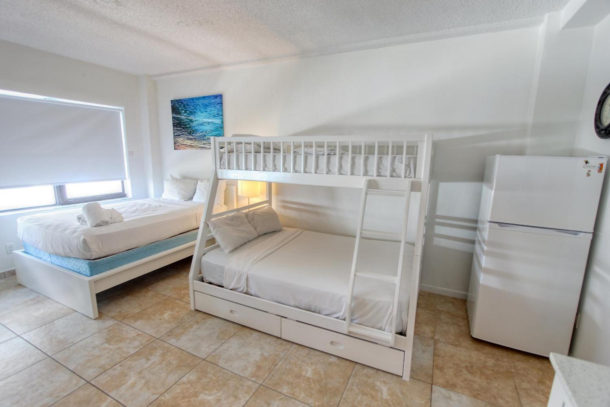 Deluxe Studios And Apartments At The Casablanca Miami Beach Chambre photo