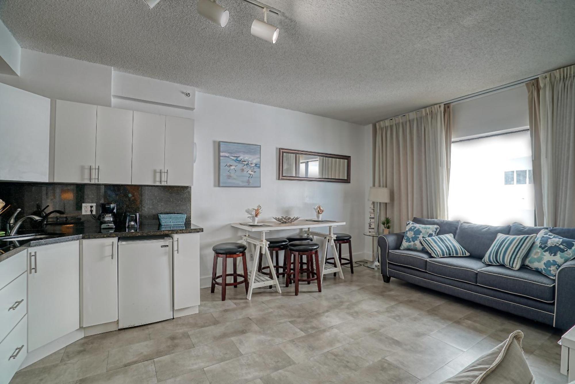 Deluxe Studios And Apartments At The Casablanca Miami Beach Chambre photo
