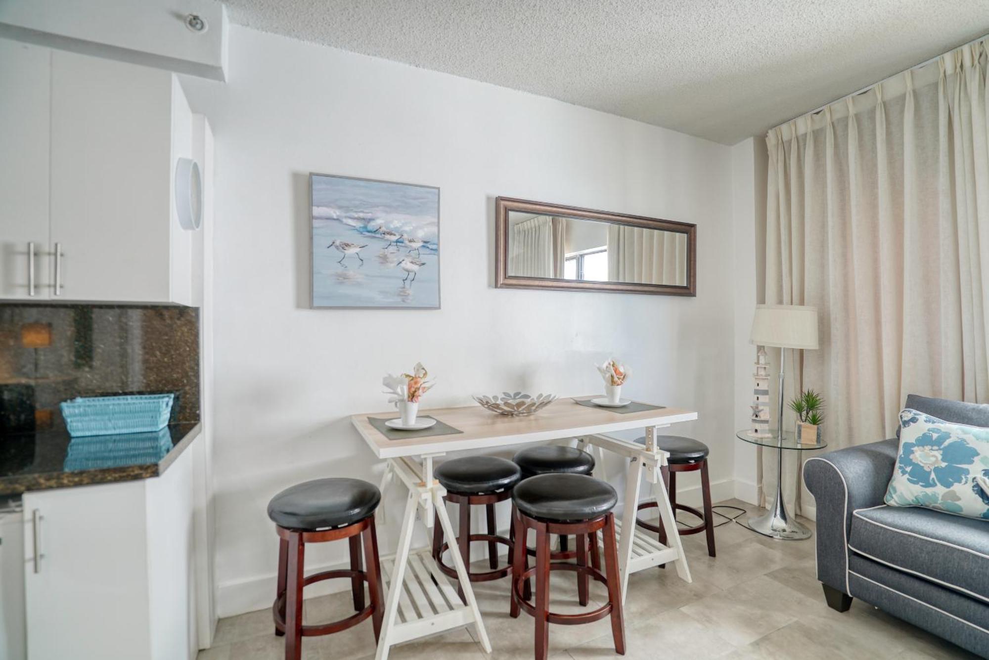 Deluxe Studios And Apartments At The Casablanca Miami Beach Chambre photo