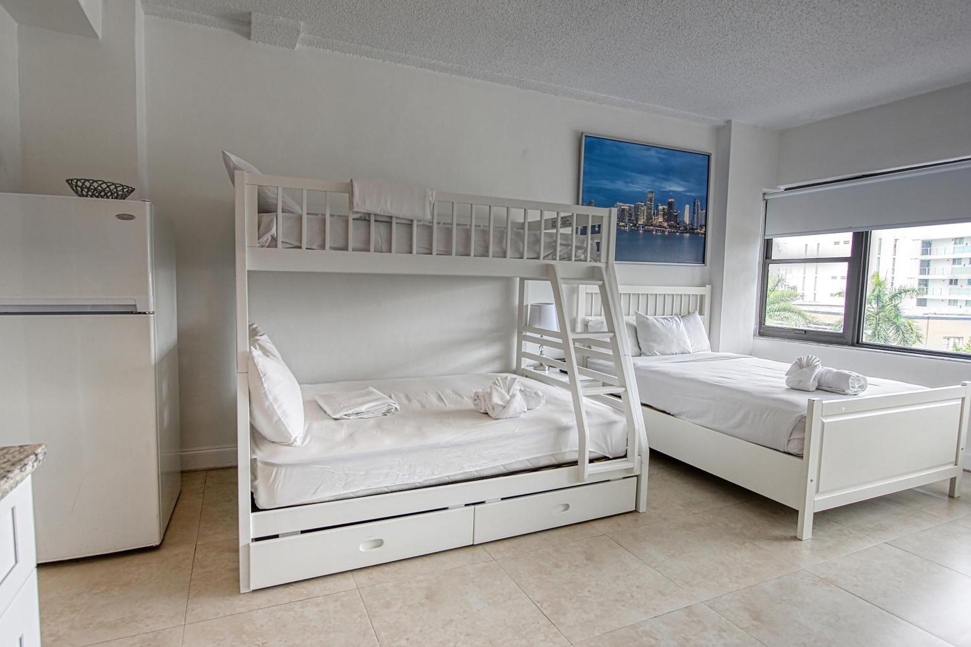 Deluxe Studios And Apartments At The Casablanca Miami Beach Chambre photo