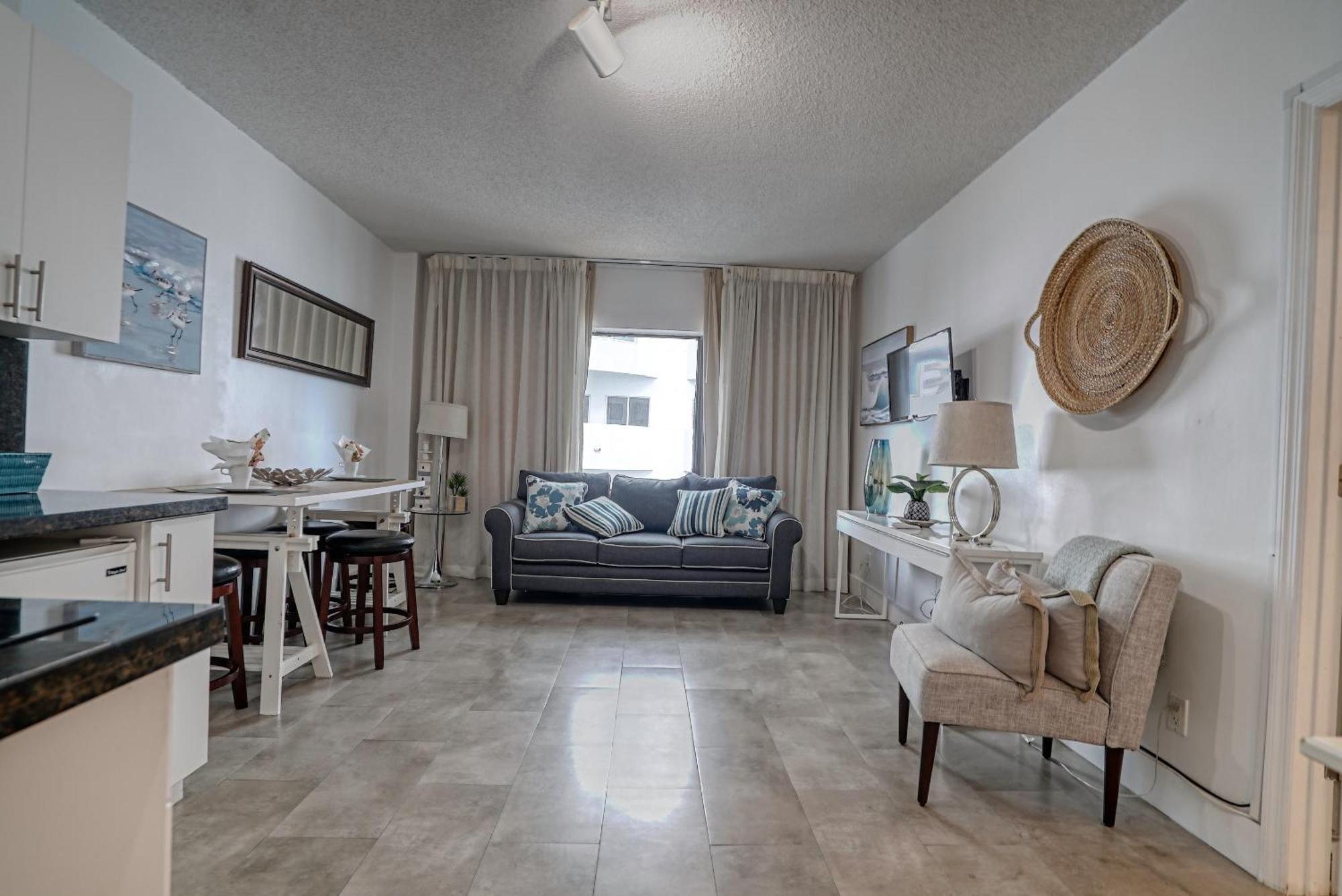 Deluxe Studios And Apartments At The Casablanca Miami Beach Chambre photo