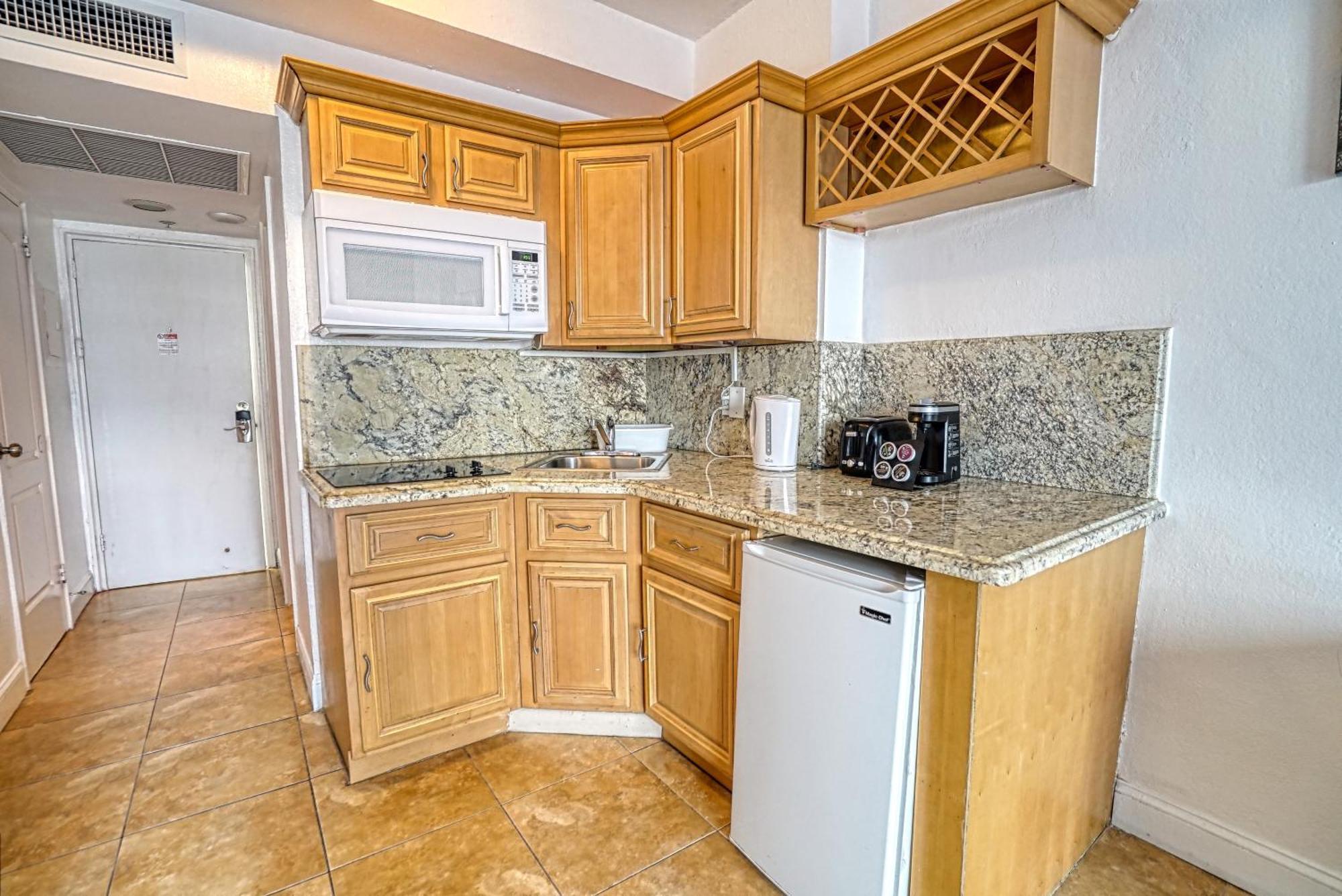 Deluxe Studios And Apartments At The Casablanca Miami Beach Chambre photo