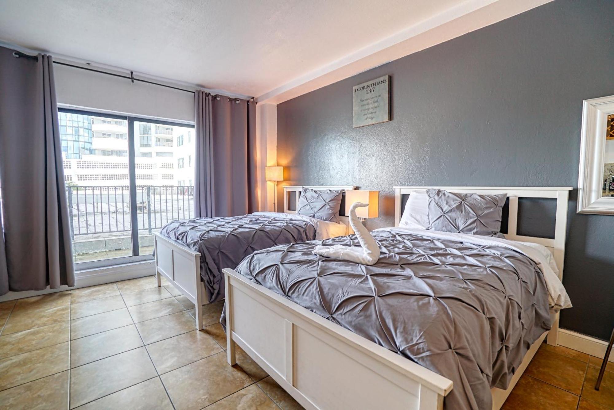 Deluxe Studios And Apartments At The Casablanca Miami Beach Chambre photo