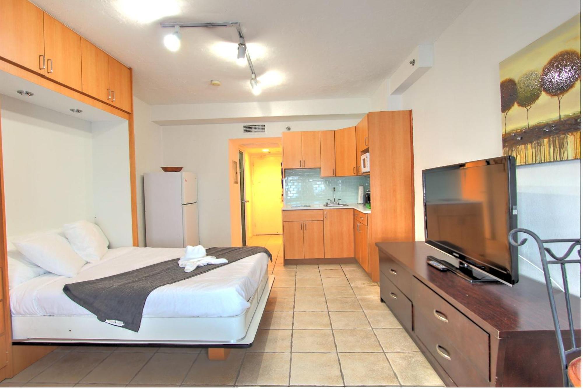 Deluxe Studios And Apartments At The Casablanca Miami Beach Chambre photo