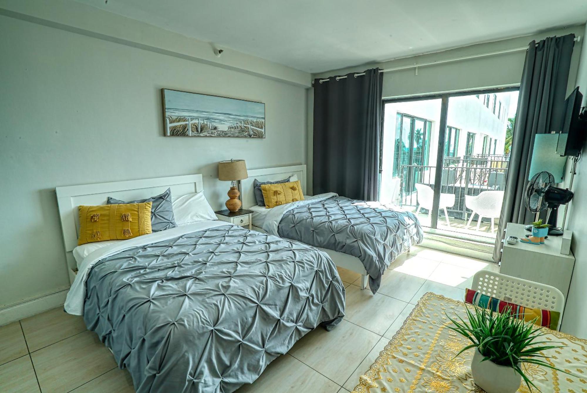 Deluxe Studios And Apartments At The Casablanca Miami Beach Chambre photo